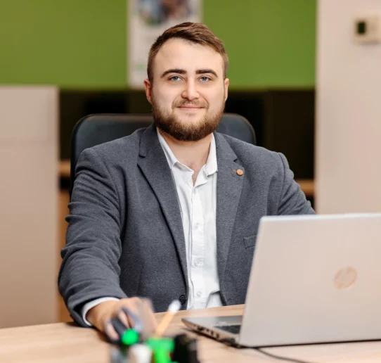 Manager-Relatii-Parteneri-Retail.webp